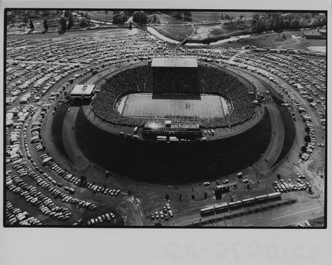 Autzen Stadium [1] (recto) show page link