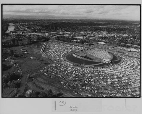 Autzen Stadium [11] (recto) show page link