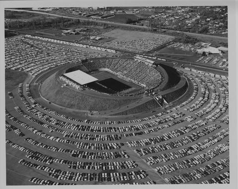 Autzen Stadium [24] (recto) show page link