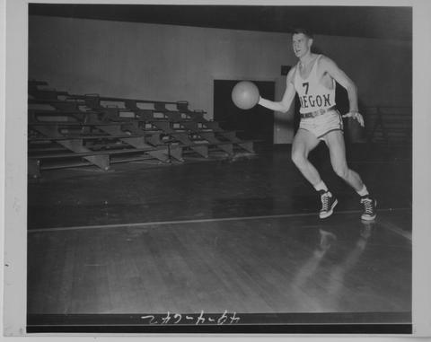 Basketball: Men's, 1940s [11] (recto) show page link