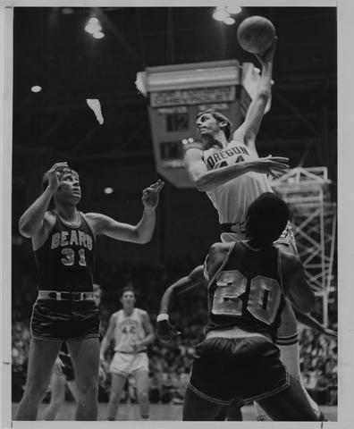 Basketball Men's, 1970s, 2 of 3 [7] (recto) show page link